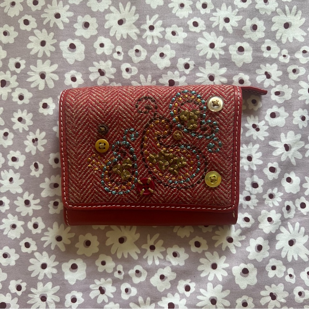 Fossil Paisley Embroidered Red Leather Tri-Fold Wallet/Card Holder